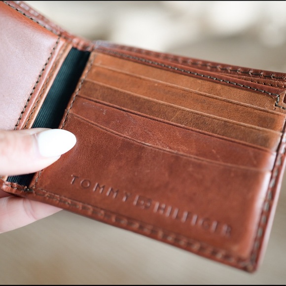 Tommy Hilfiger men Wallet GREAT condition - Picture 7 of 8